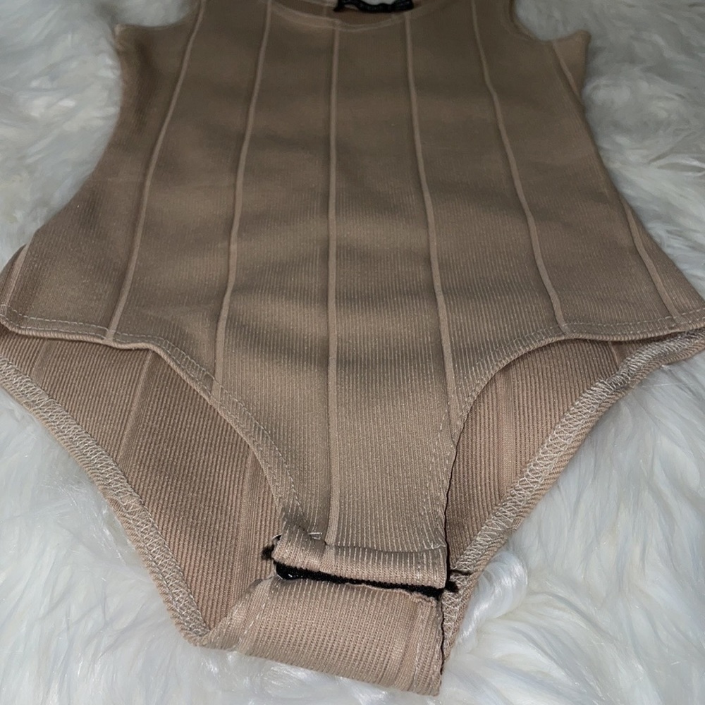 Basic nude top - Picture 4 of 5